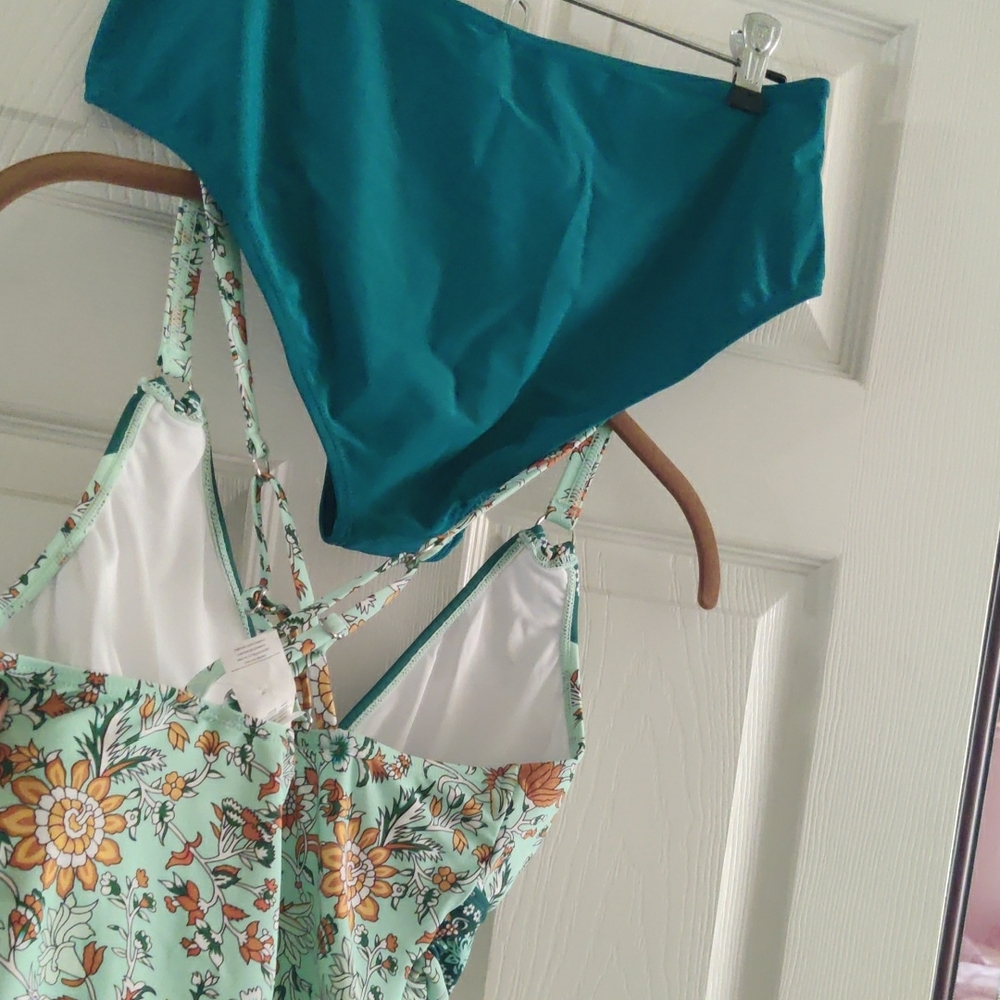 Floral Tankini Swimsuit Set - Picture 2 of 6